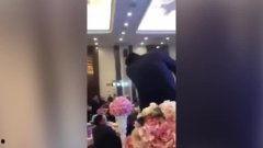 强吻新娘视频,强吻新娘视频引发网友热议